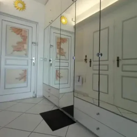 Les Pieds Dans L'eau *