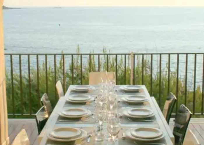 Les Pieds Dans L'eau *