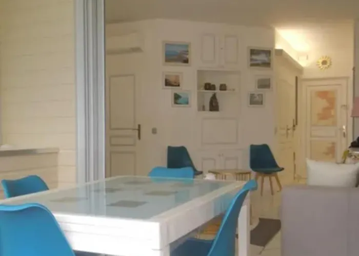 Les Pieds Dans L'eau *